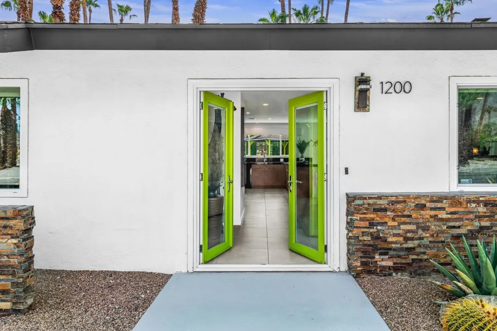 1200 S Farrell Drive Palm Springs, CA 92264