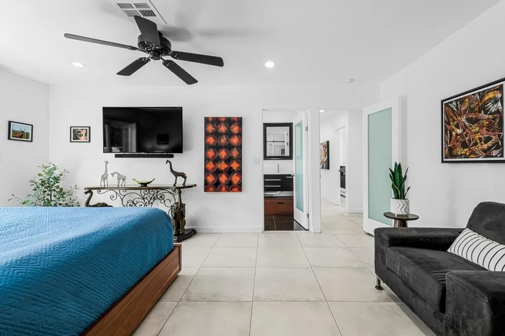 1200 S Farrell Drive Palm Springs, CA 92264
