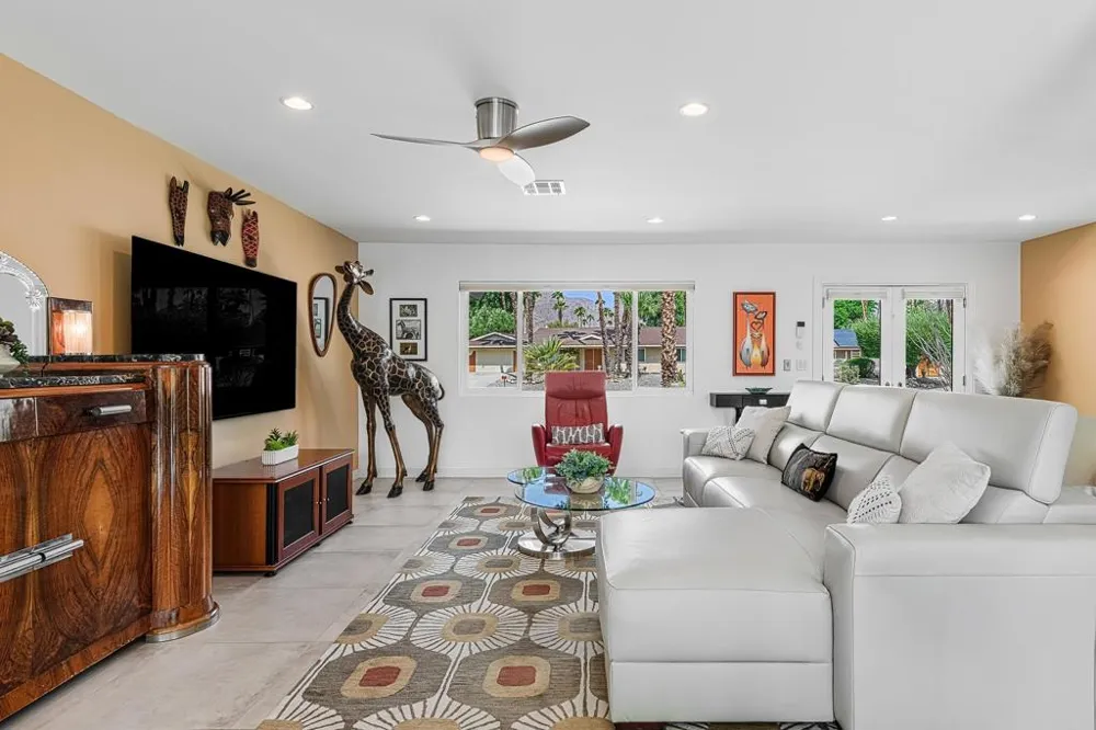 1200 S Farrell Drive Palm Springs, CA 92264