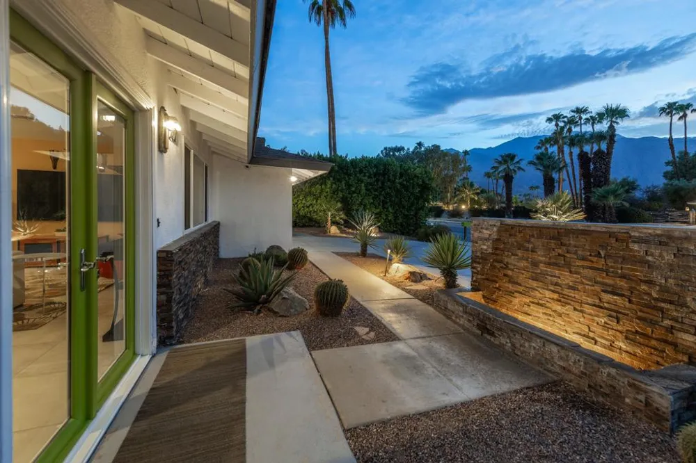 1200 S Farrell Drive Palm Springs, CA 92264