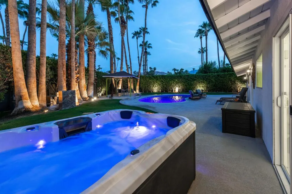 1200 S Farrell Drive Palm Springs, CA 92264
