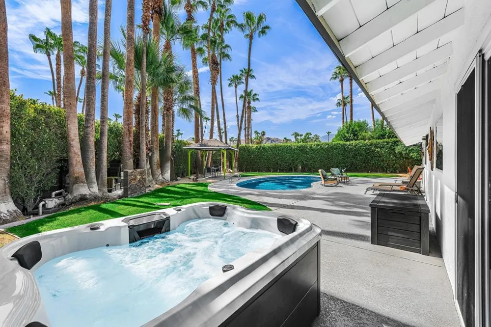 1200 S Farrell Drive Palm Springs, CA 92264