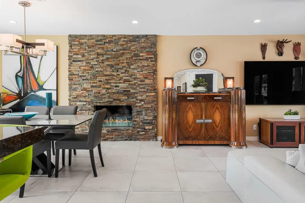 1200 S Farrell Drive Palm Springs, CA 92264