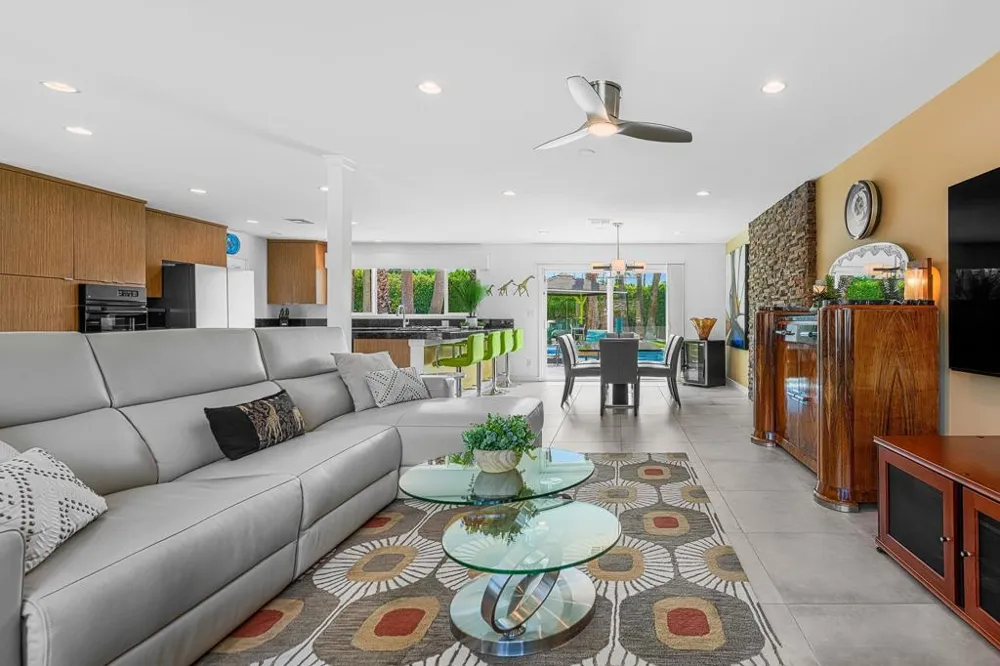 1200 S Farrell Drive Palm Springs, CA 92264