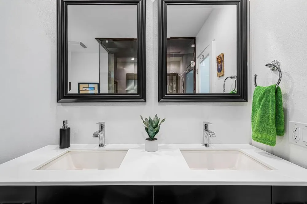 1200 S Farrell Drive Palm Springs, CA 92264
