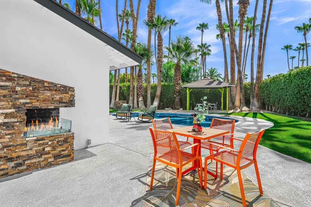 1200 S Farrell Drive Palm Springs, CA 92264