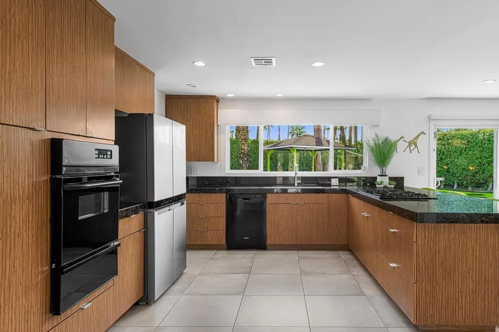 1200 S Farrell Drive Palm Springs, CA 92264