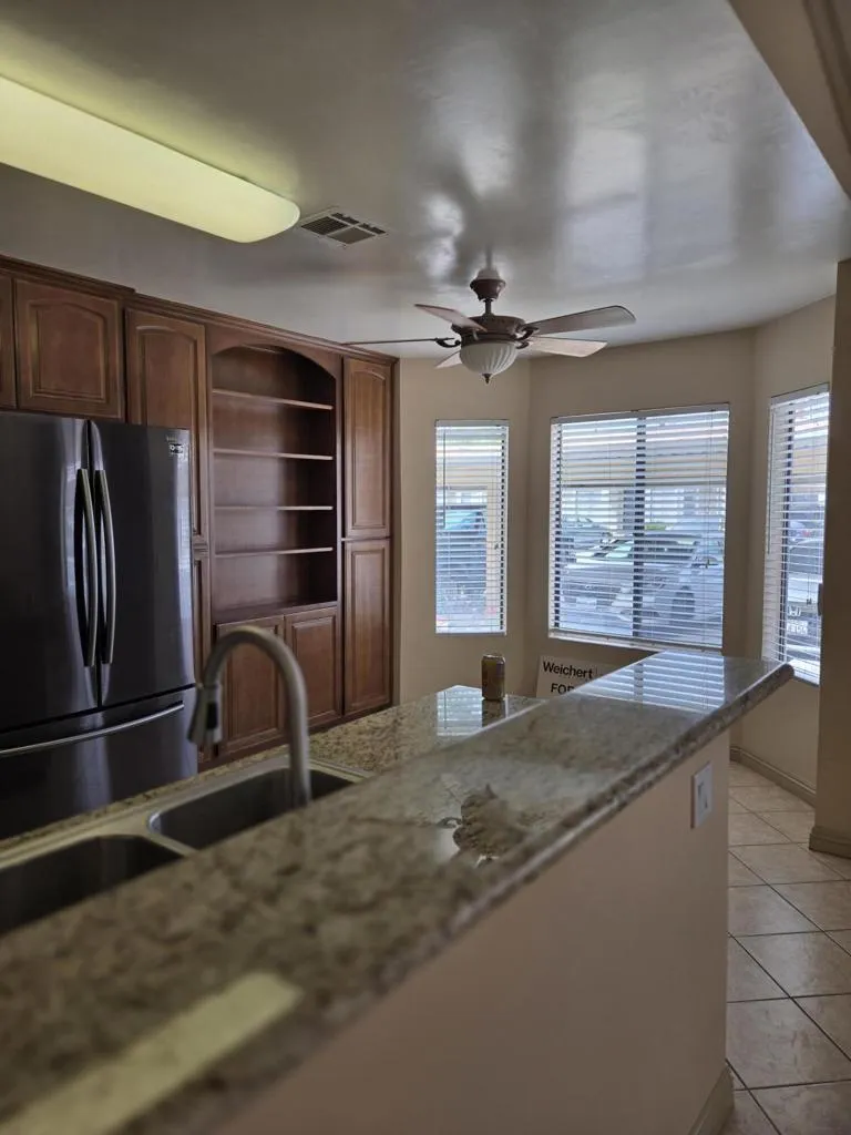 40840 Sandy Gale #D Palm Desert, CA 92211