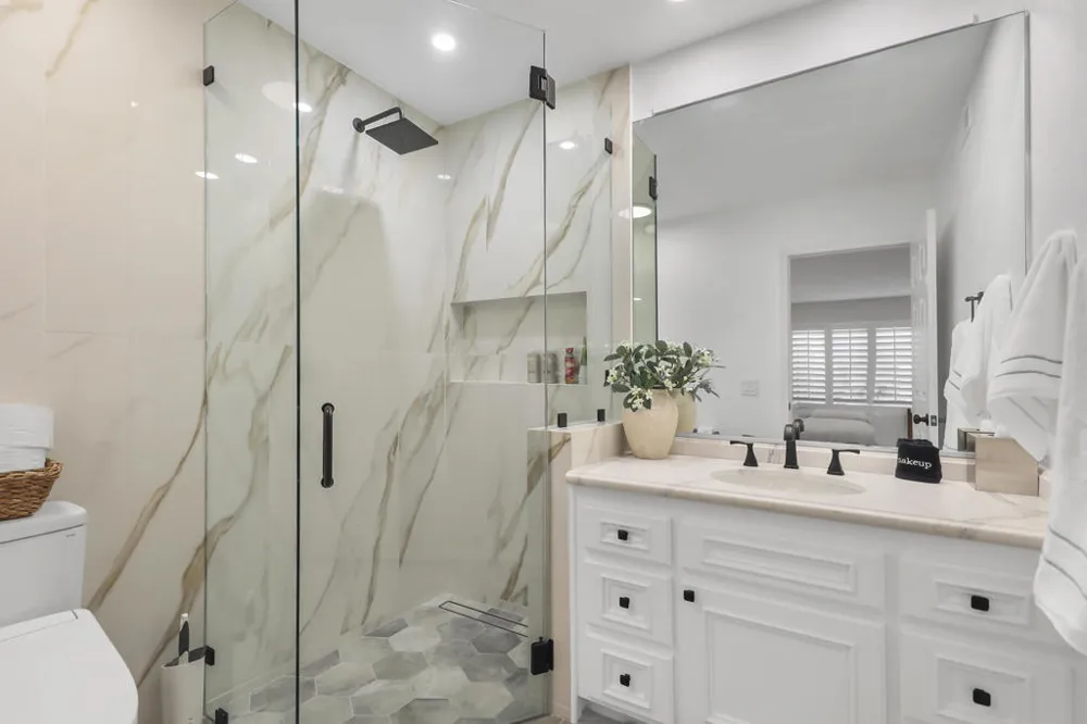 352 Red River Road Palm Desert, CA 92211