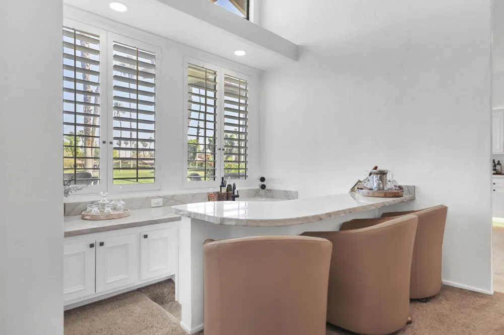 352 Red River Road Palm Desert, CA 92211
