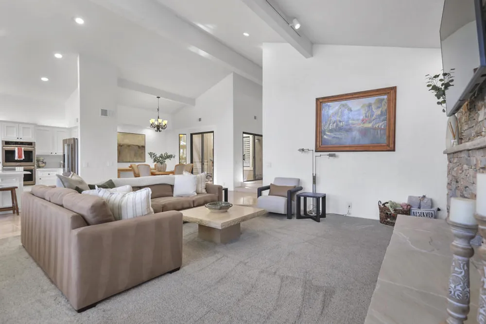 352 Red River Road Palm Desert, CA 92211