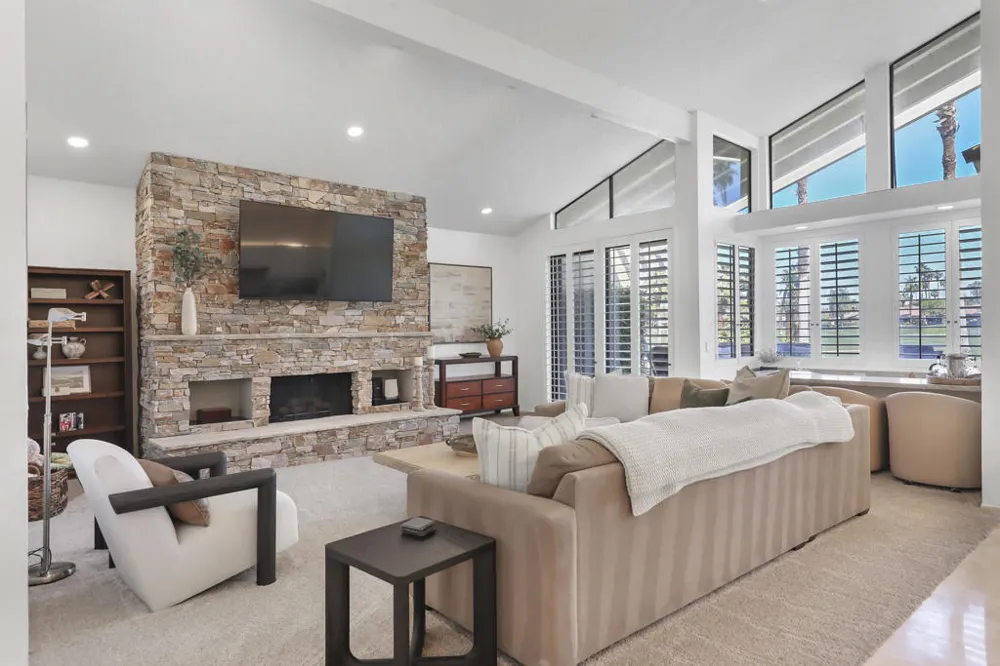 352 Red River Road Palm Desert, CA 92211