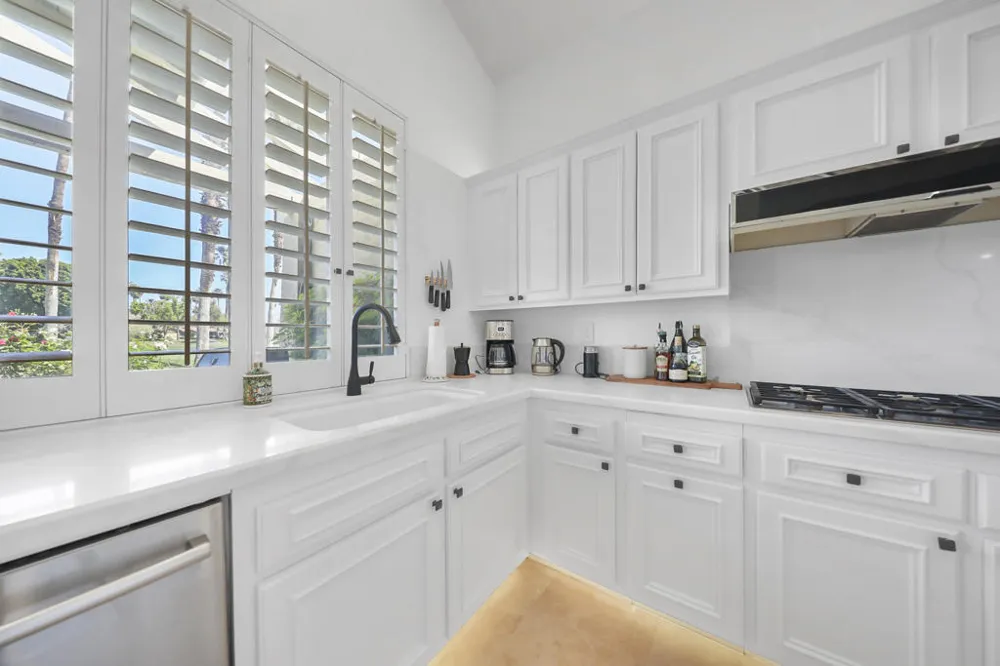 352 Red River Road Palm Desert, CA 92211