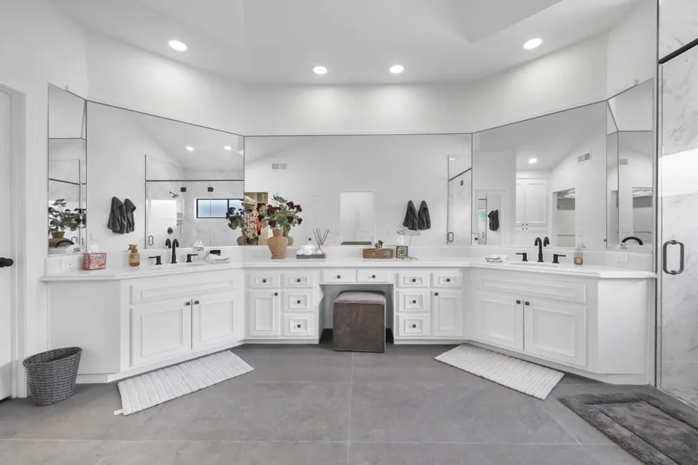 352 Red River Road Palm Desert, CA 92211