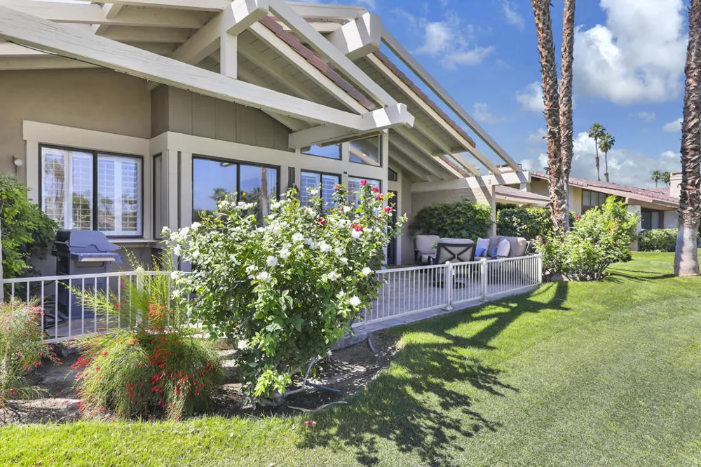 352 Red River Road Palm Desert, CA 92211