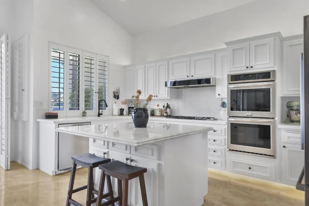 352 Red River Road Palm Desert, CA 92211