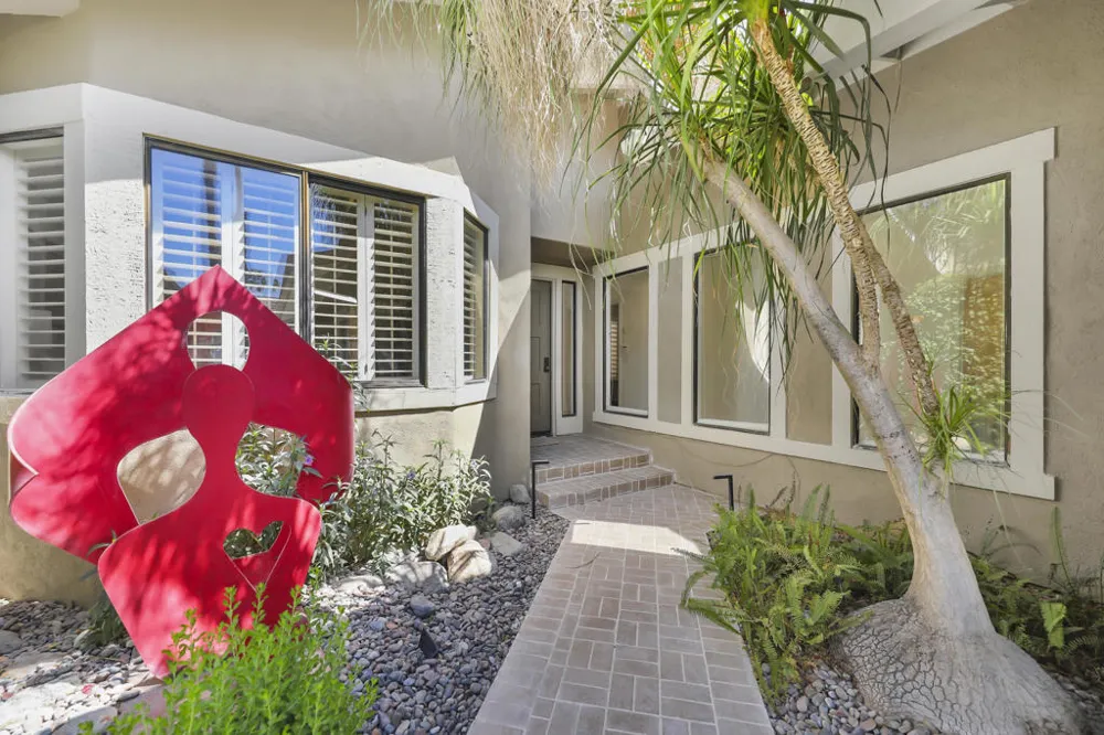 352 Red River Road Palm Desert, CA 92211