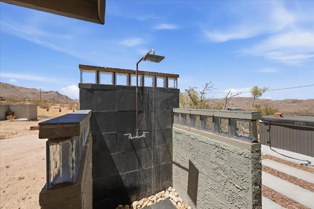 68054 Sullivan Road 29 Palms, CA 92277