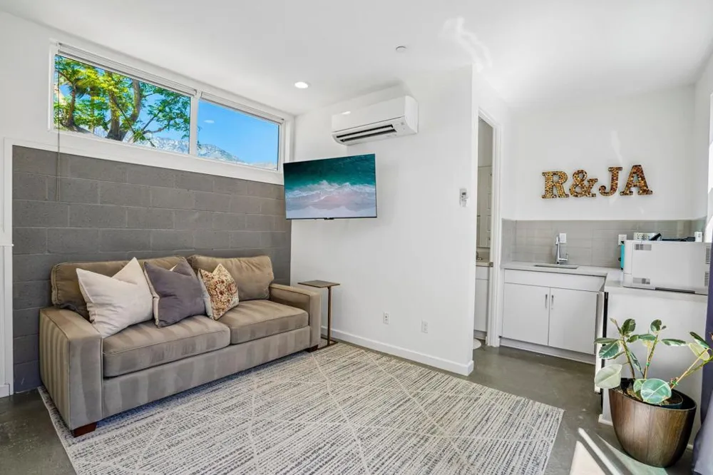 2699 Majestic Way Palm Springs, CA 92262