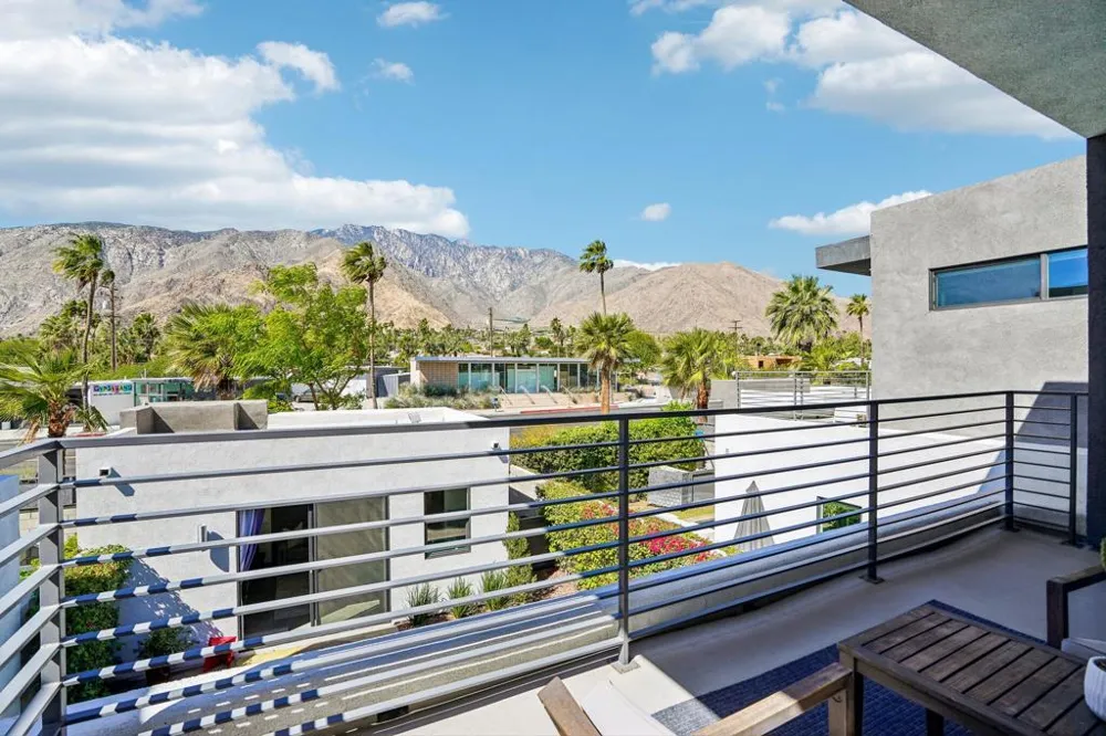 2699 Majestic Way Palm Springs, CA 92262