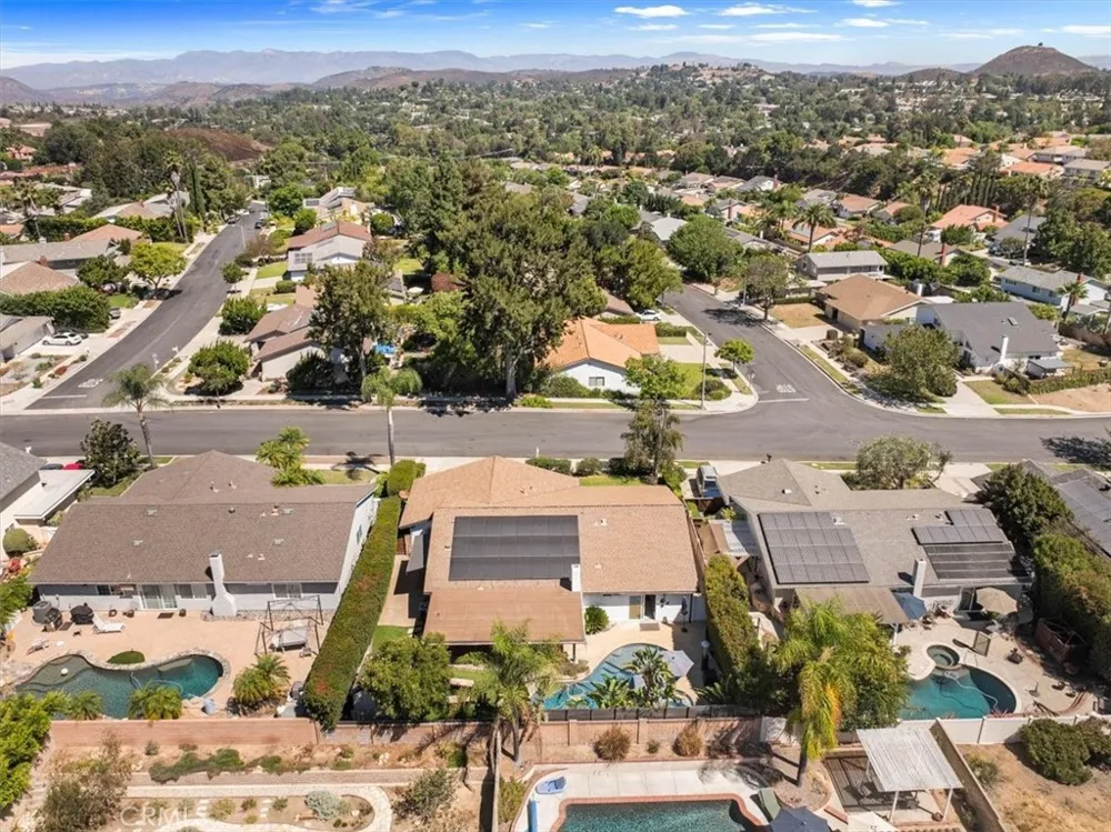 752 Capitan Thousand Oaks, CA 91320