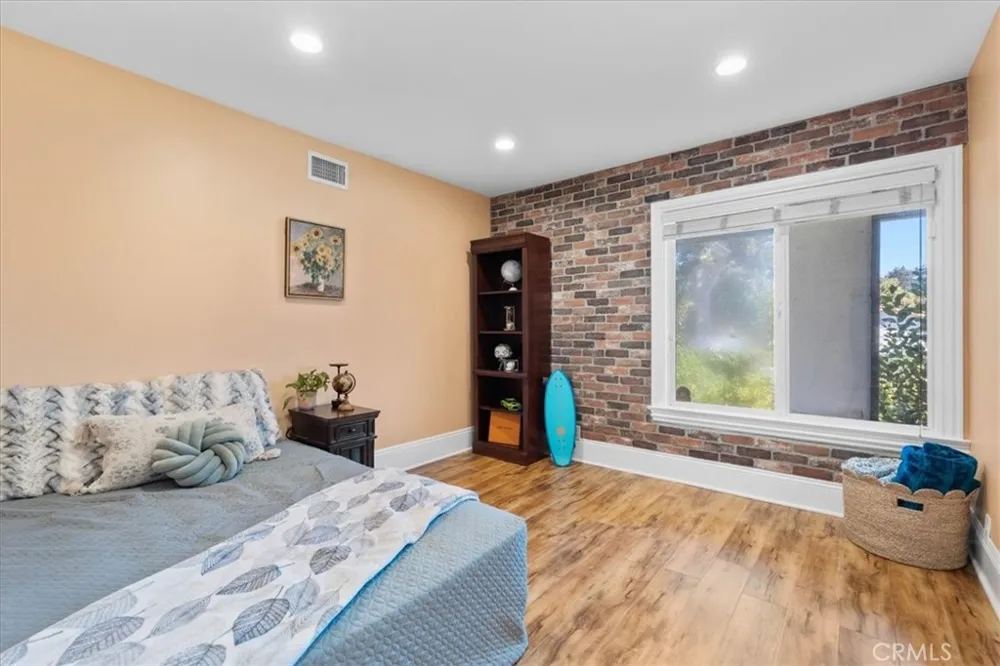 752 Capitan Thousand Oaks, CA 91320