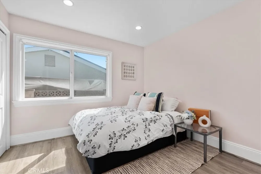 752 Capitan Thousand Oaks, CA 91320