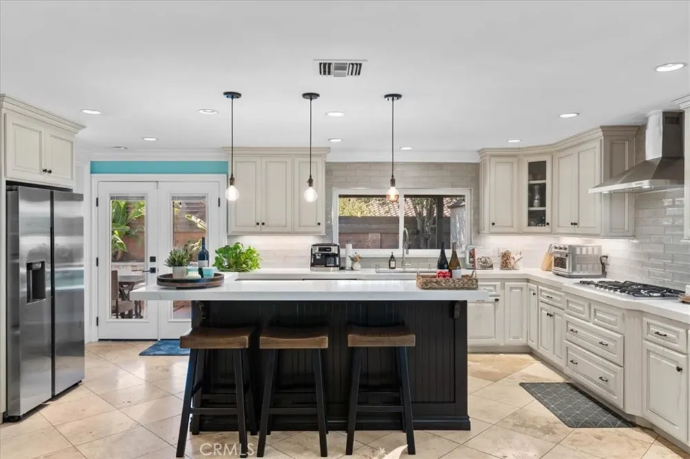 752 Capitan Thousand Oaks, CA 91320