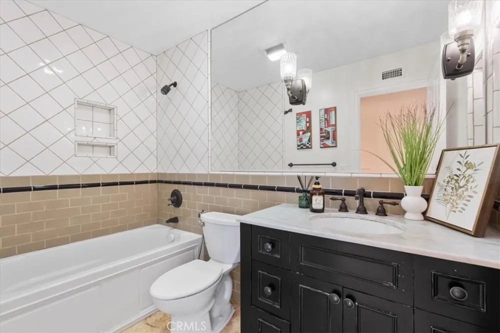 752 Capitan Thousand Oaks, CA 91320