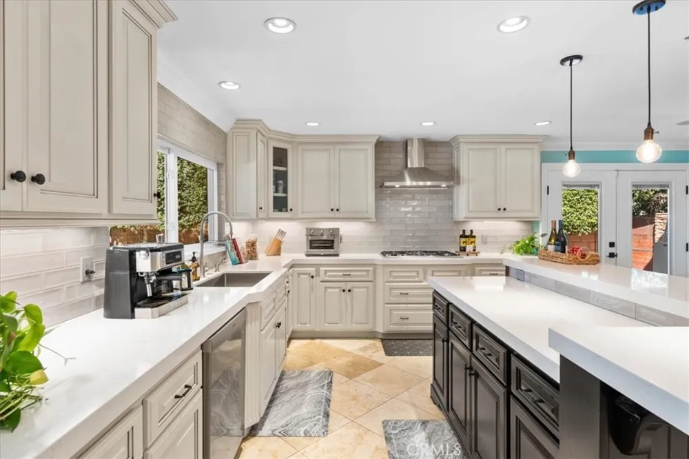 752 Capitan Thousand Oaks, CA 91320