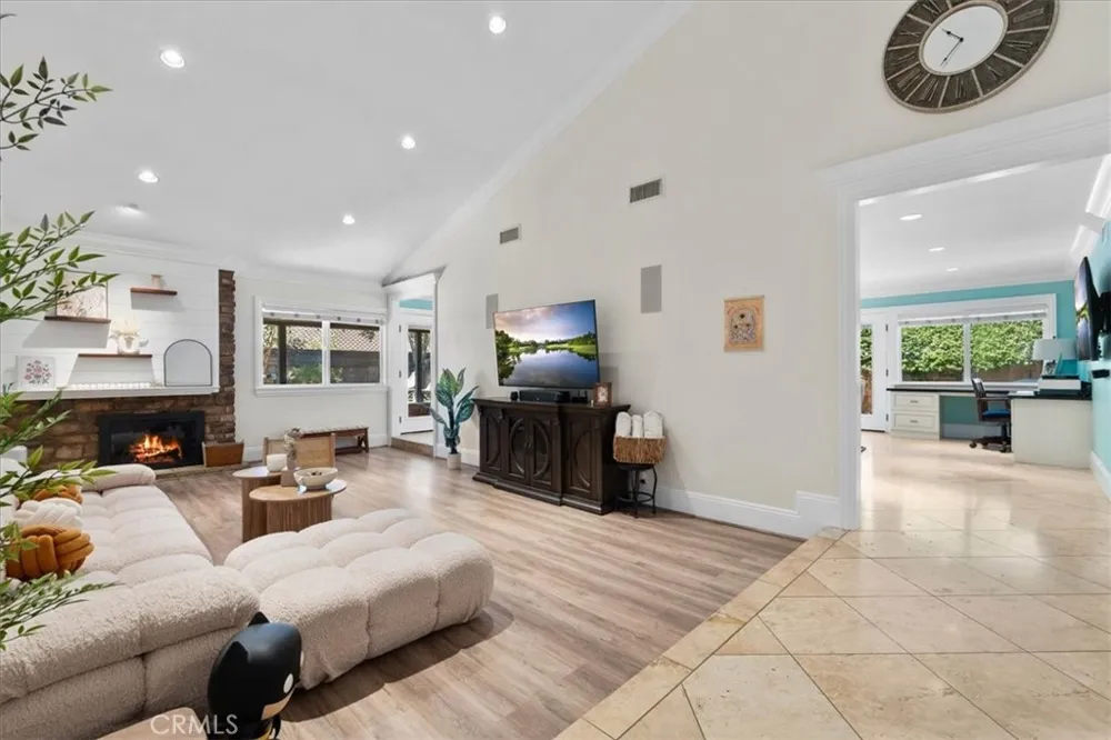 752 Capitan Thousand Oaks, CA 91320
