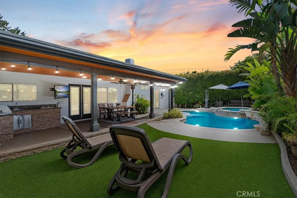 752 Capitan Thousand Oaks, CA 91320
