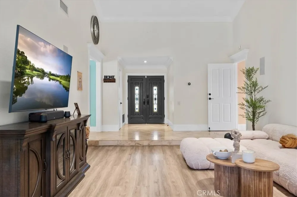 752 Capitan Thousand Oaks, CA 91320