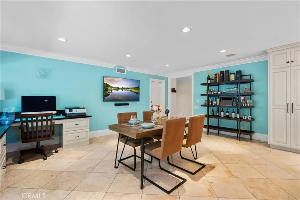 752 Capitan Thousand Oaks, CA 91320