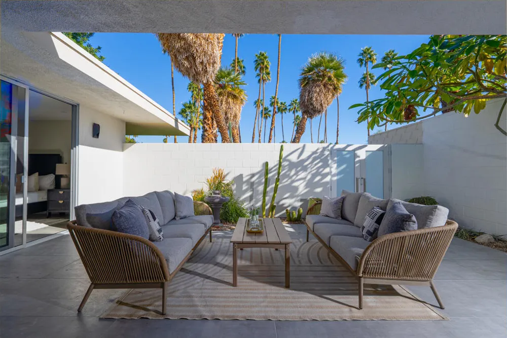 80 Lakeview Drive Palm Springs, CA 92264
