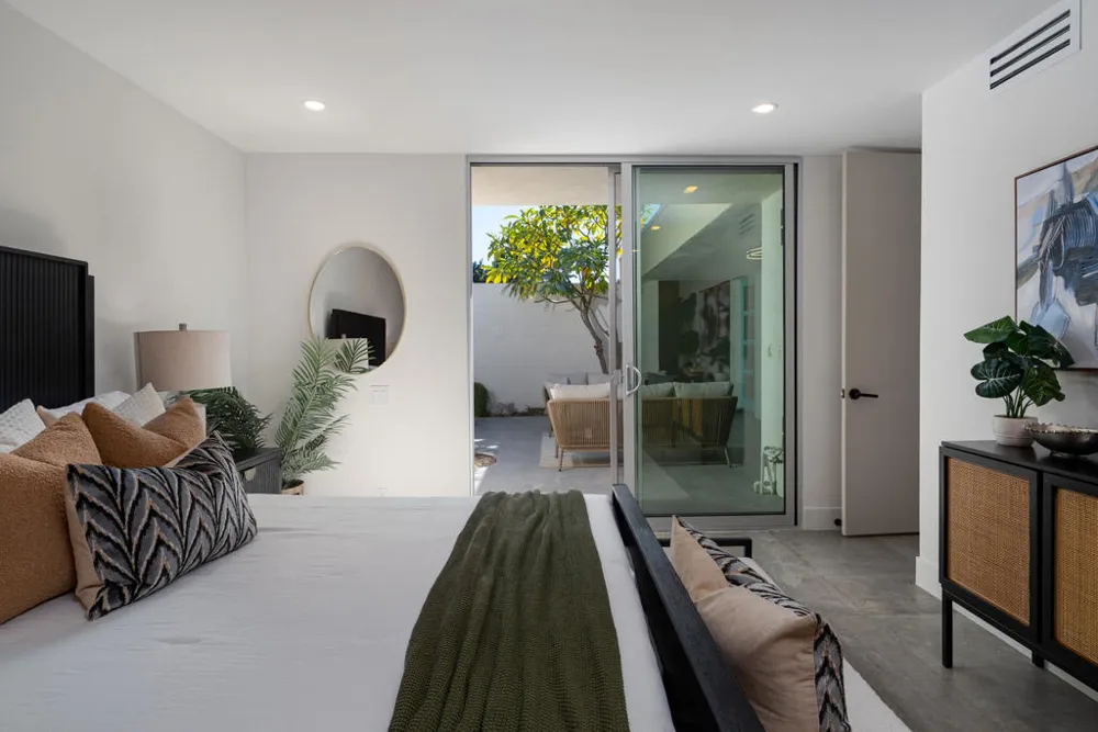80 Lakeview Drive Palm Springs, CA 92264