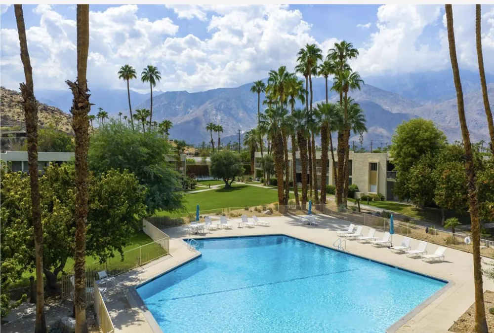 80 Lakeview Drive Palm Springs, CA 92264