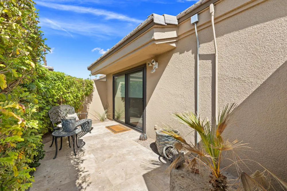 76064 Honeysuckle Drive Palm Desert, CA 92211
