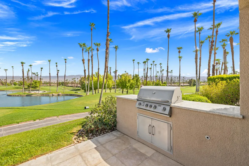 76064 Honeysuckle Drive Palm Desert, CA 92211