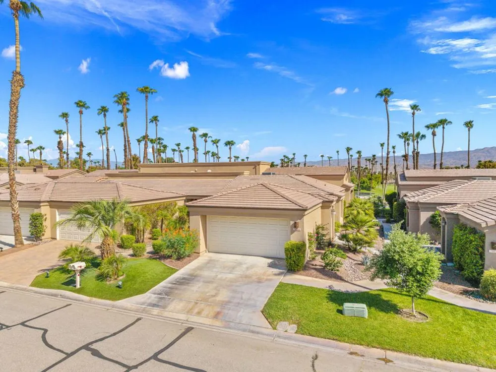 76064 Honeysuckle Drive Palm Desert, CA 92211