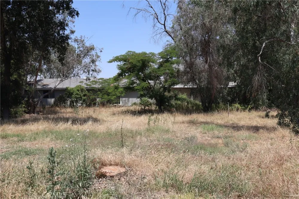 10654 Avenue 104 Pixley, CA 93256