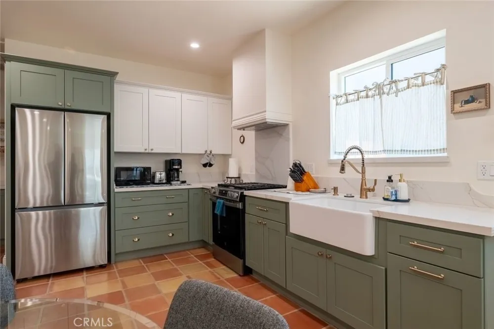 613 W Olive Monrovia, CA 91016