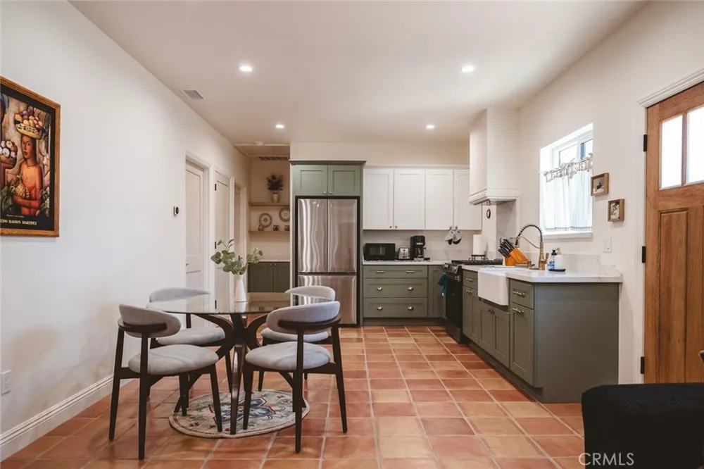 613 W Olive Monrovia, CA 91016