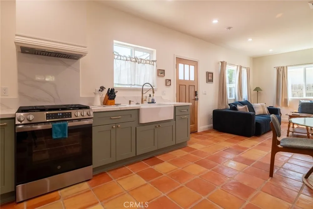 613 W Olive Monrovia, CA 91016