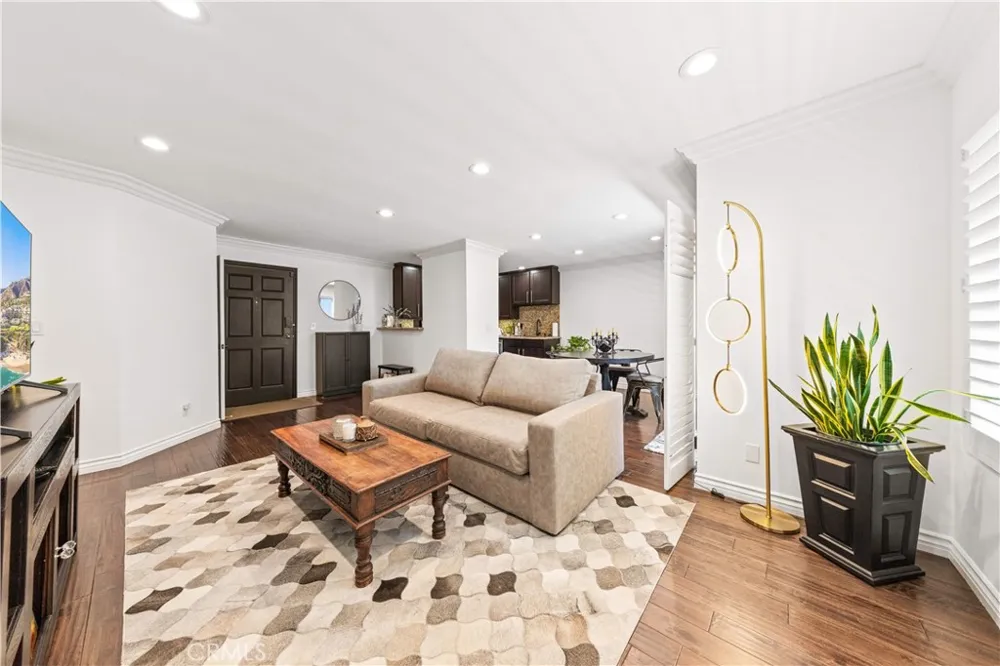 4211 Arch #103 Studio City, CA 91604