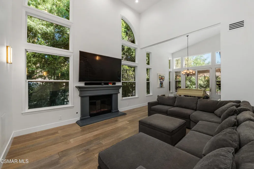 1660 Cross Bridge Place Thousand Oaks, CA 91362
