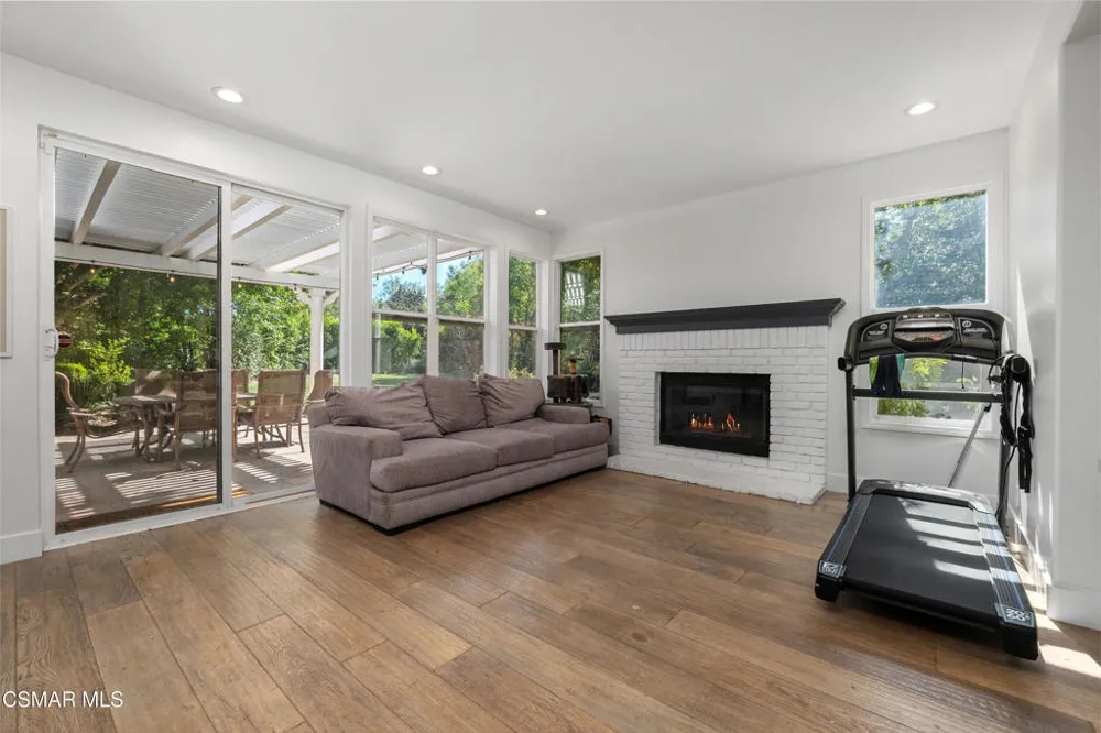 1660 Cross Bridge Place Thousand Oaks, CA 91362
