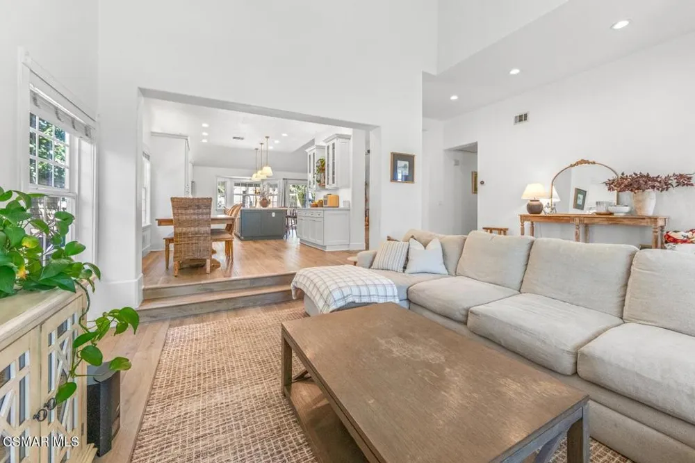 2690 Deerwood Avenue Simi Valley, CA 93065