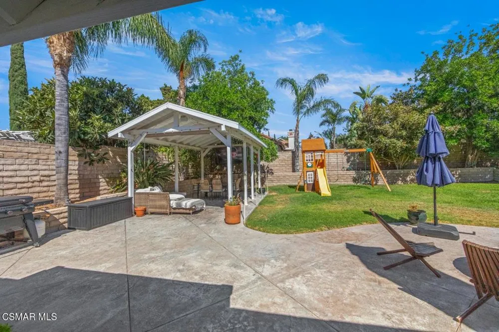 2690 Deerwood Avenue Simi Valley, CA 93065