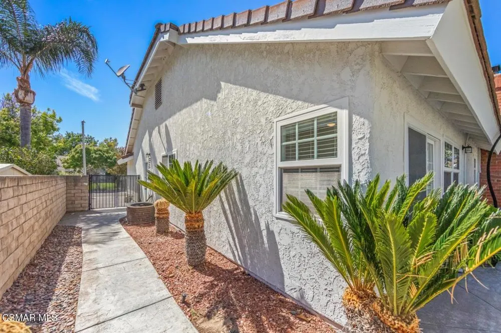 2690 Deerwood Avenue Simi Valley, CA 93065